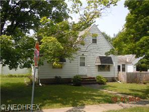 135 Greencroft Road Bedford, OH 44146 - Photo 1 of 3