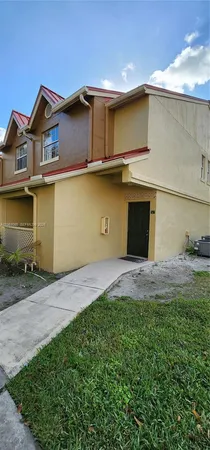 $1,850 | 18352 Northwest 68th Avenue, Unit P, Hialeah, FL 33015