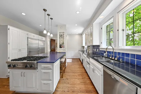 $1,195,000 | 2225 North Lake Drive, Milwaukee, WI 53202
