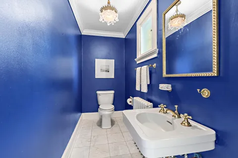 $1,195,000 | 2225 North Lake Drive, Milwaukee, WI 53202