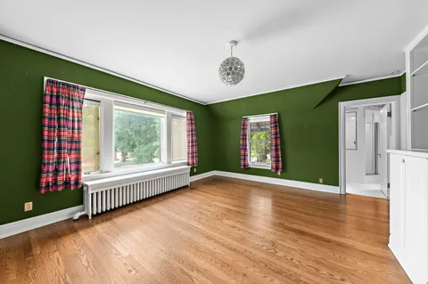 $1,195,000 | 2225 North Lake Drive, Milwaukee, WI 53202