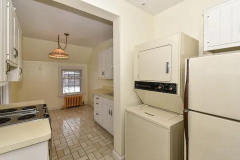 $1,195,000 | 2225 North Lake Drive, Milwaukee, WI 53202