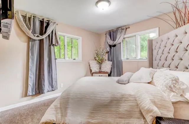 $340,000 | 1630 Weymouth Street, West Bloomfield, MI 48324