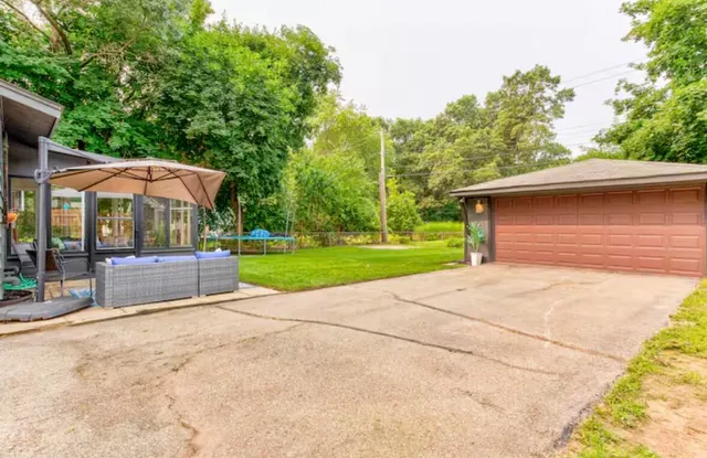 $340,000 | 1630 Weymouth Street, West Bloomfield, MI 48324