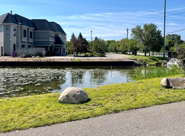 $340,000 | 1630 Weymouth Street, West Bloomfield, MI 48324