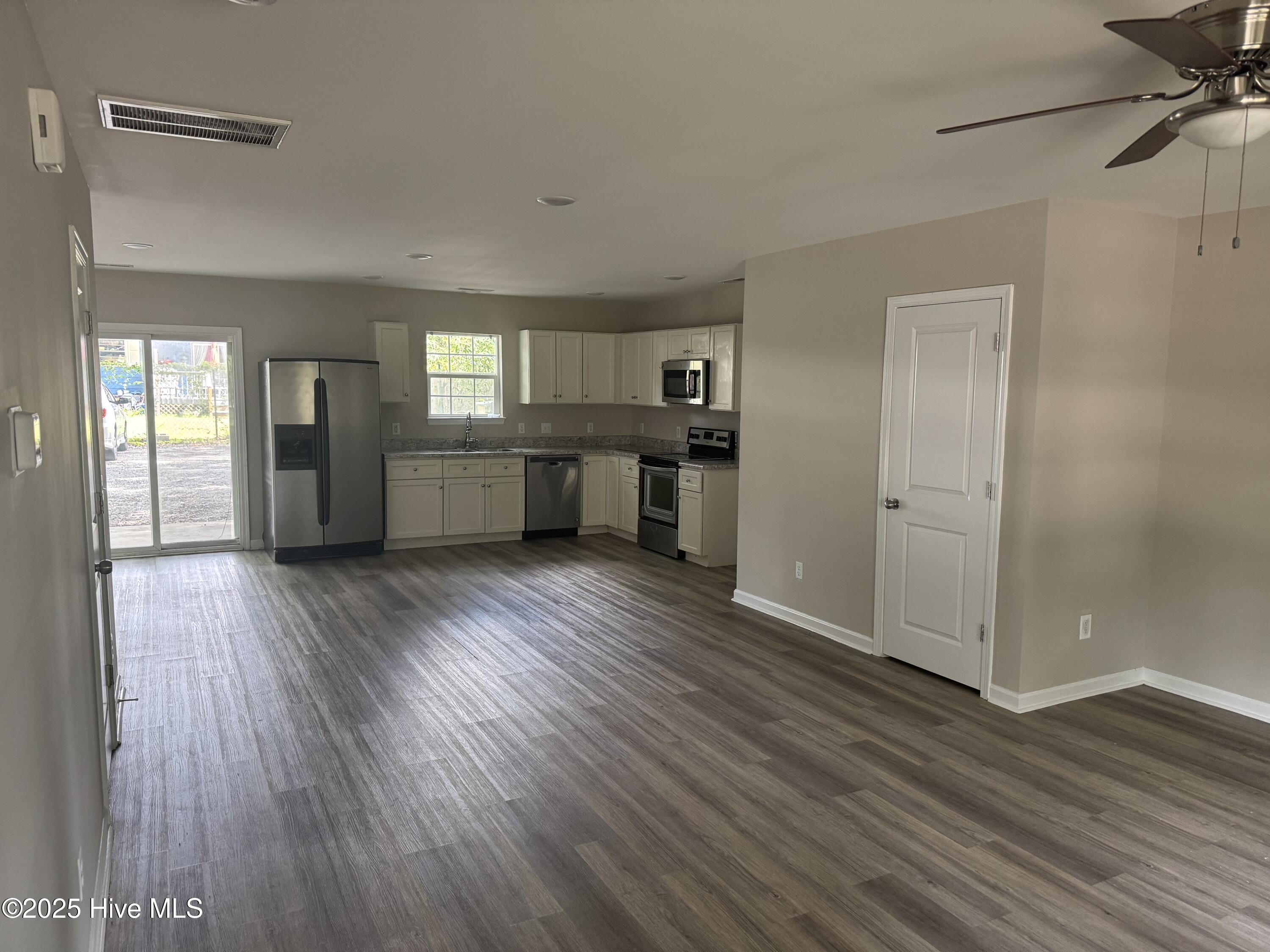 5321 Park Avenue Wilmington, NC 28403 - Photo 2 of 17 IMG_3446