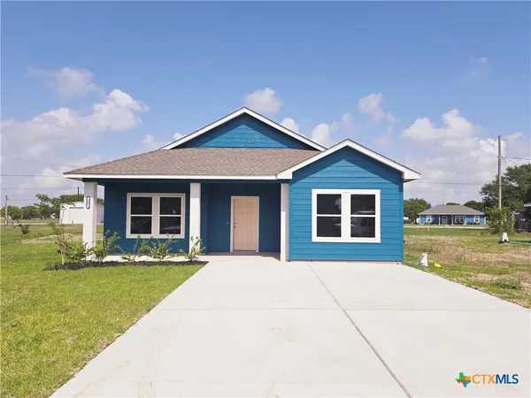 $275,000 | 607 West Bayshore Drive, Palacios, TX 77465