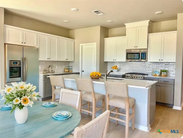 $275,000 | 607 West Bayshore Drive, Palacios, TX 77465