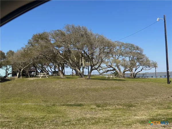 $275,000 | 607 West Bayshore Drive, Palacios, TX 77465