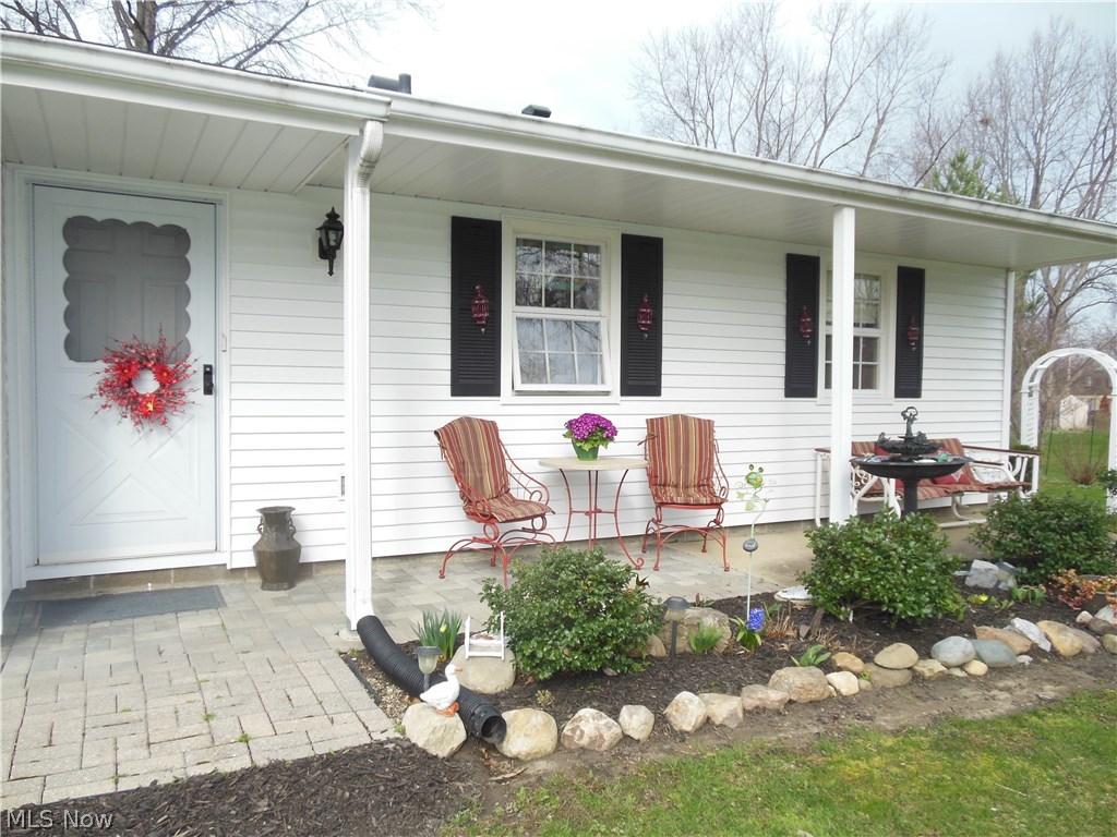 220 Barrington Ridge Road Painesville, OH 44077 - Photo 2 of 25