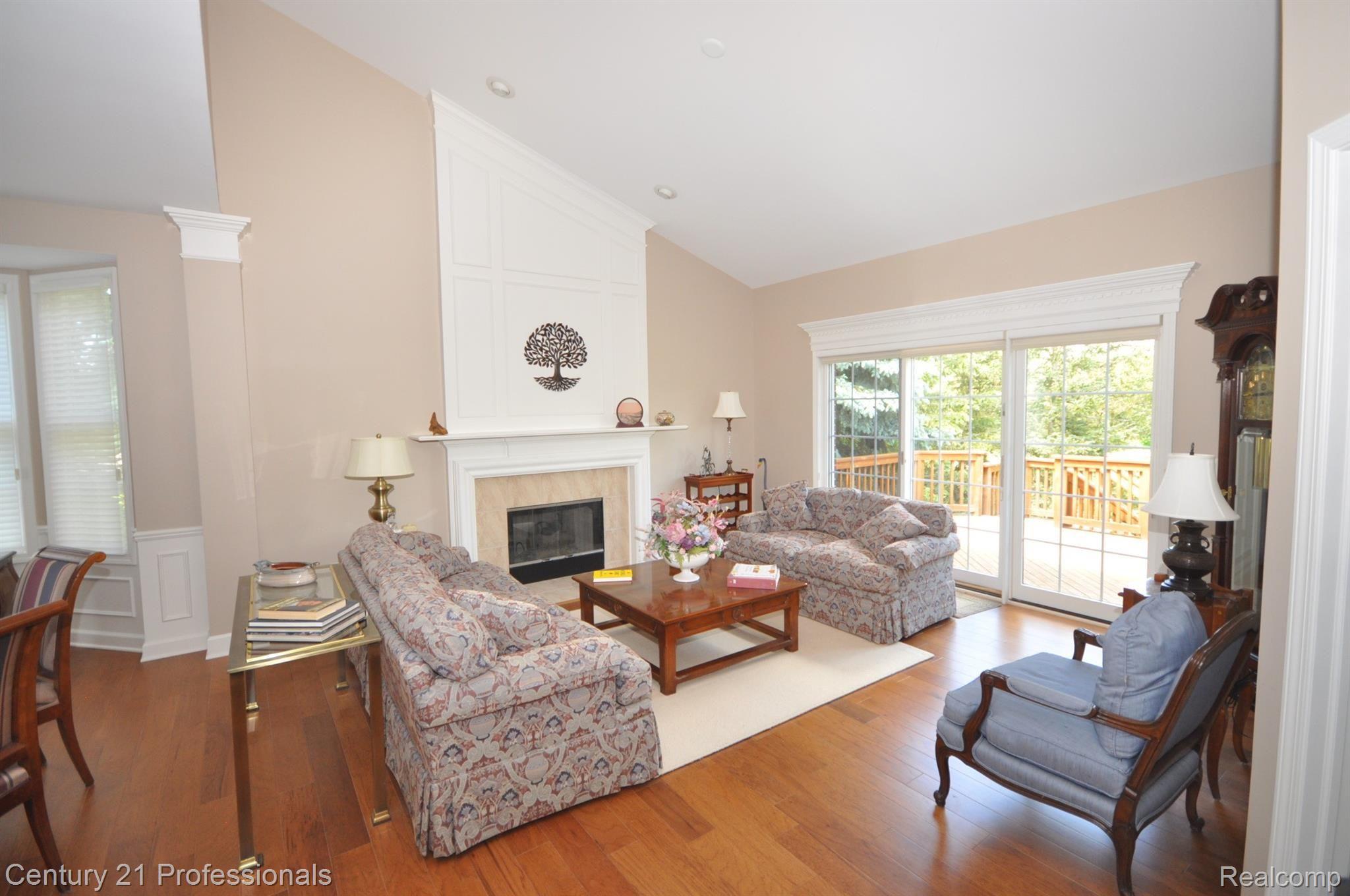 5045 Belmonte Drive Rochester, MI 48306 - Photo 8 of 52 7-5045 Belmonte.JPG