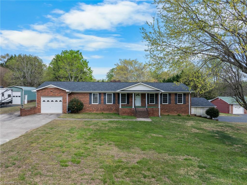 2906 Leonard Road Lexington, NC 27295 - Photo 1 of 20