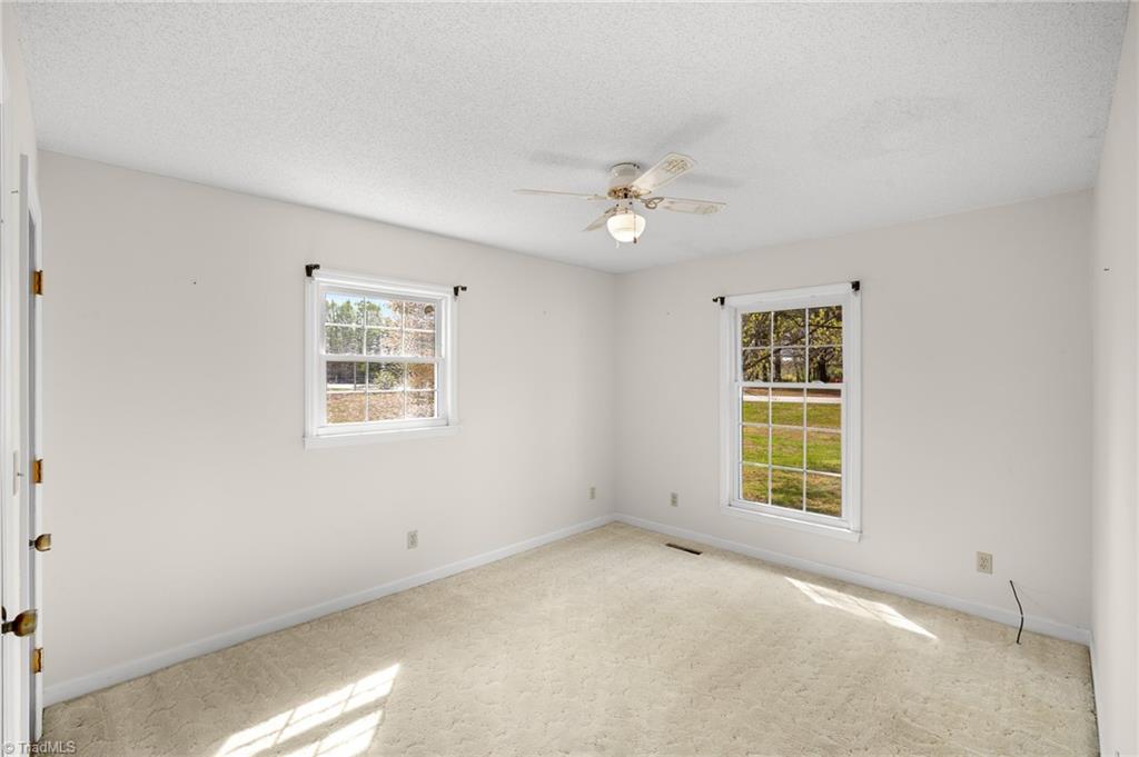 2906 Leonard Road Lexington, NC 27295 - Photo 13 of 20