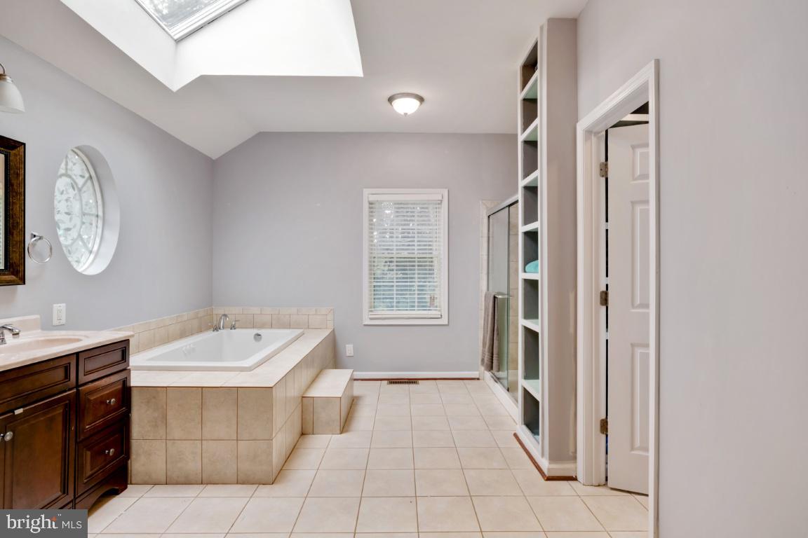15368 Rocky Ridge Lane Culpeper, VA 22701 - Photo 23 of 35 Master bath