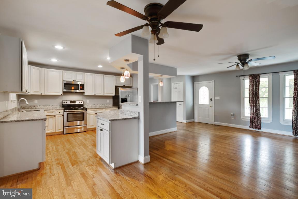 Kitchen/family room