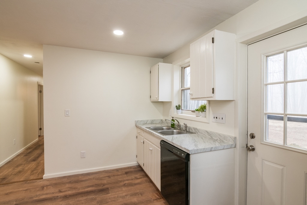 90 East Taylor Hill Road Montague, MA 01351 - Photo 5 of 28
