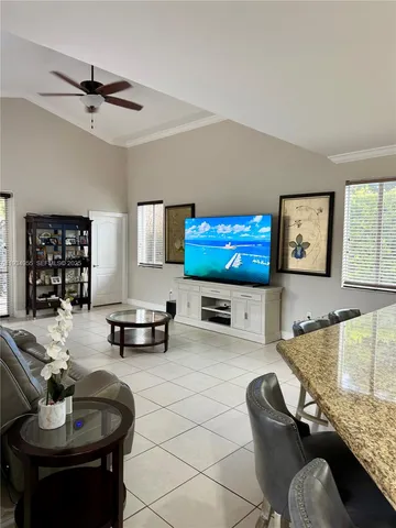 $5,000 | 2239 Southeast 19th Avenue, Unit 2239, Homestead, FL 33035