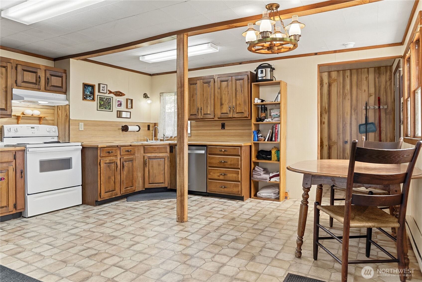 274 Corral Street Winthrop, WA 98862 - Photo 12 of 40
