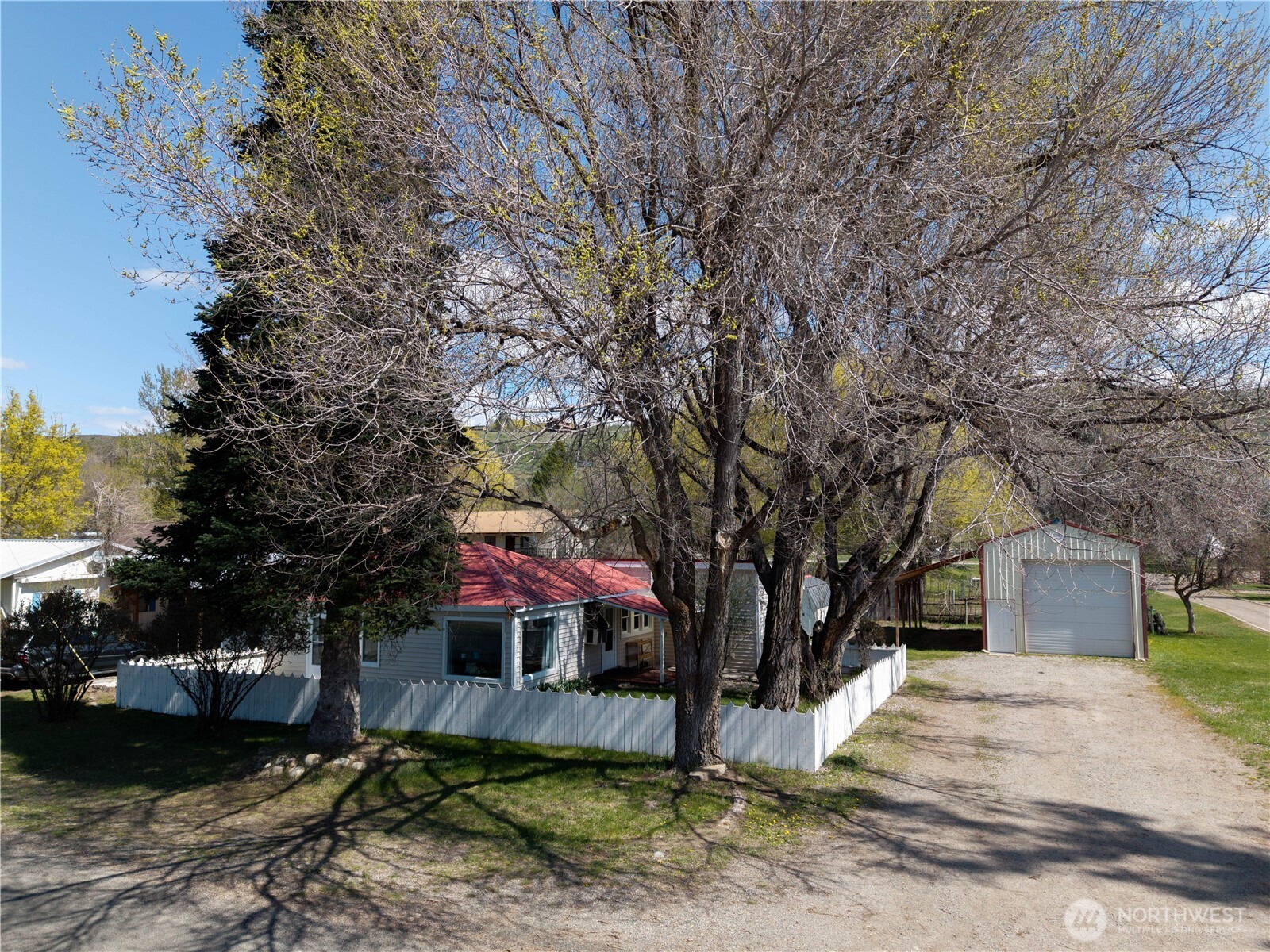 274 Corral Street Winthrop, WA 98862 - Photo 4 of 40
