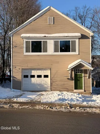 $2,100 | 314 Main Street, Corinth, NY 12822