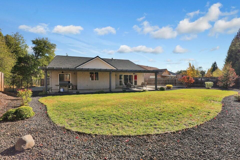 4724 Squirrel Run Court Redding, CA 96002 - Photo 24 of 28 Backyard