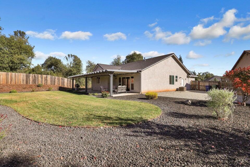 4724 Squirrel Run Court Redding, CA 96002 - Photo 25 of 28 Backyard