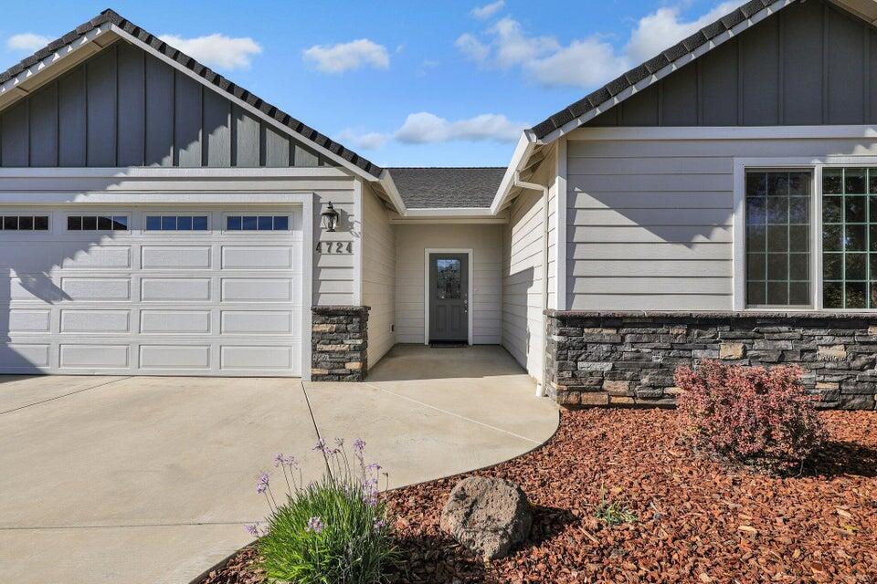 4724 Squirrel Run Court Redding, CA 96002 - Photo 27 of 28 Front of Home