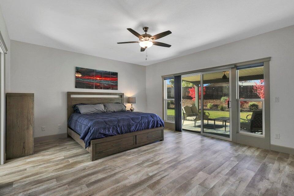 4724 Squirrel Run Court Redding, CA 96002 - Photo 10 of 28 Bedroom 1
