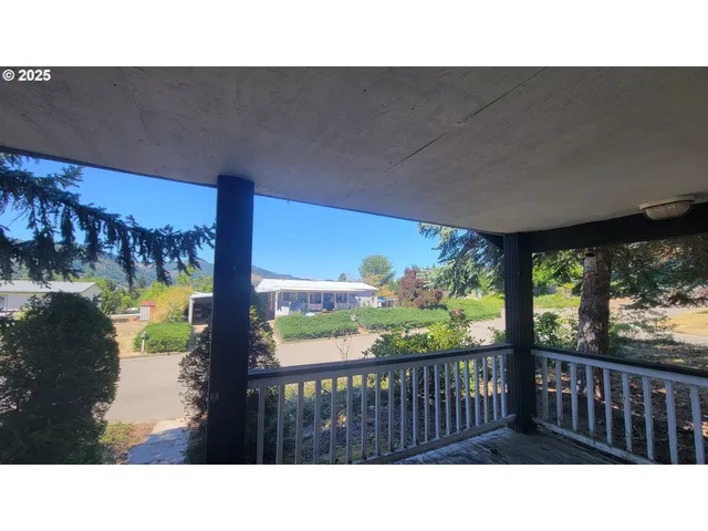 $285,000 | 193 Clark Street, Myrtle Creek, OR 97457