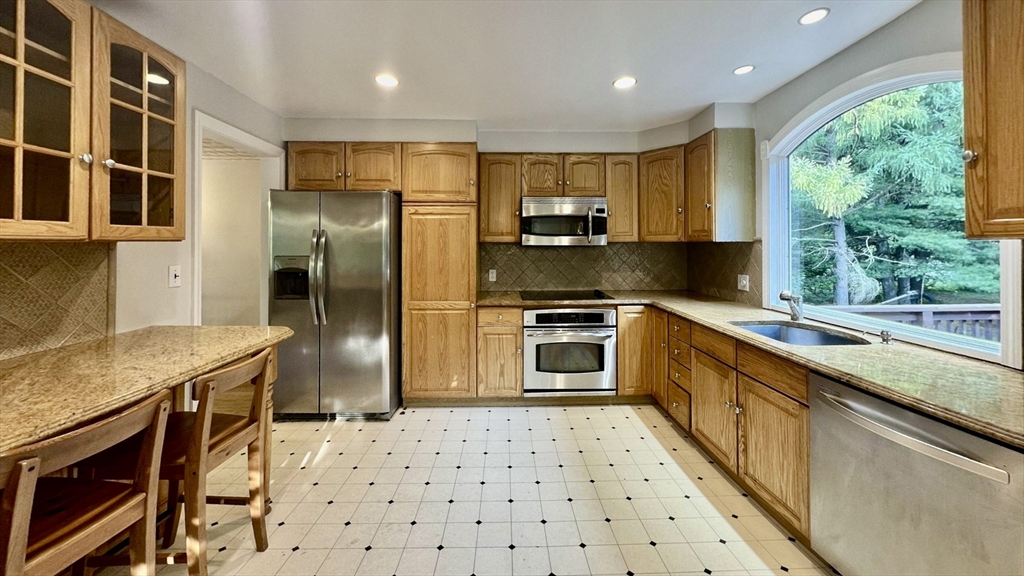 9 Brooks Road, Unit 9 Sudbury, MA 01776 - Photo 12 of 28