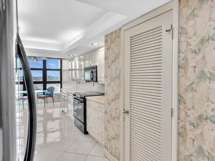 $1,245,000 | 4740 South Ocean Boulevard, Unit 606, Highland Beach, FL 33487