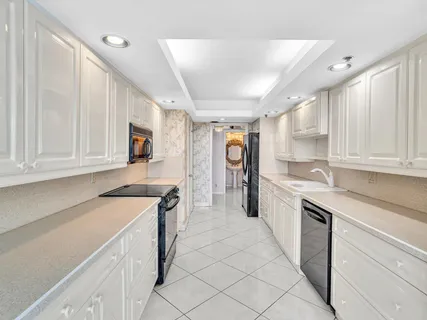 $1,245,000 | 4740 South Ocean Boulevard, Unit 606, Highland Beach, FL 33487