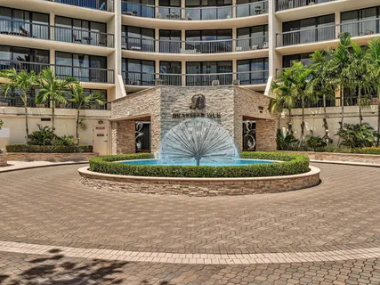 $1,245,000 | 4740 South Ocean Boulevard, Unit 606, Highland Beach, FL 33487