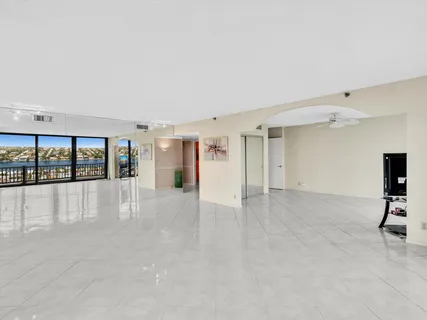 $1,245,000 | 4740 South Ocean Boulevard, Unit 606, Highland Beach, FL 33487