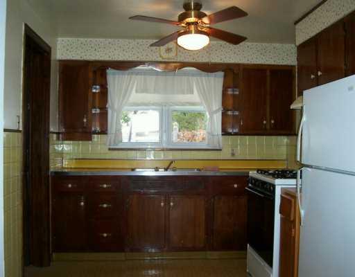 207 Hester Avenue McKees Rocks, PA 15136 - Photo 4 of 8