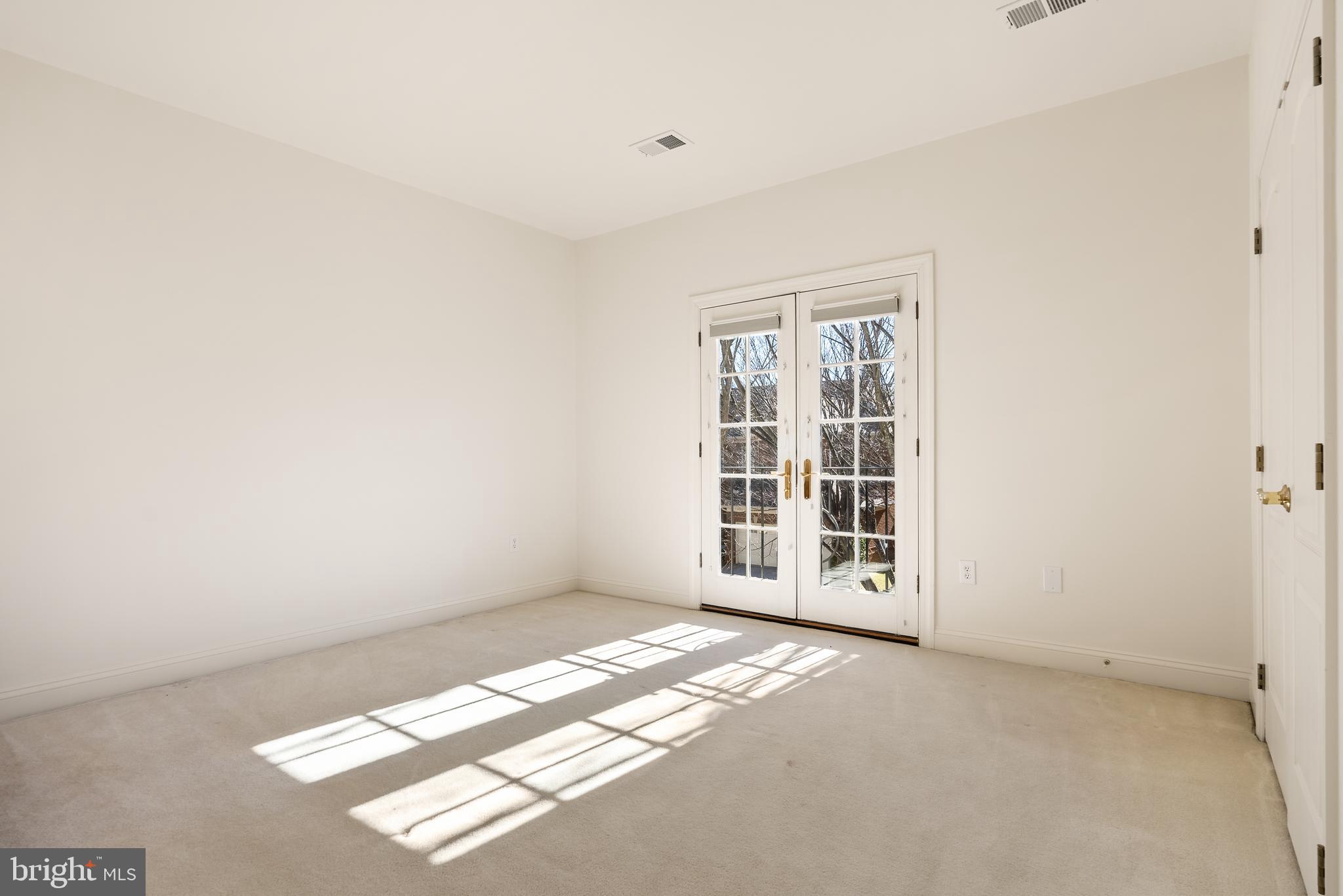 7440 Old Maple Square McLean, VA 22102 - Photo 29 of 43