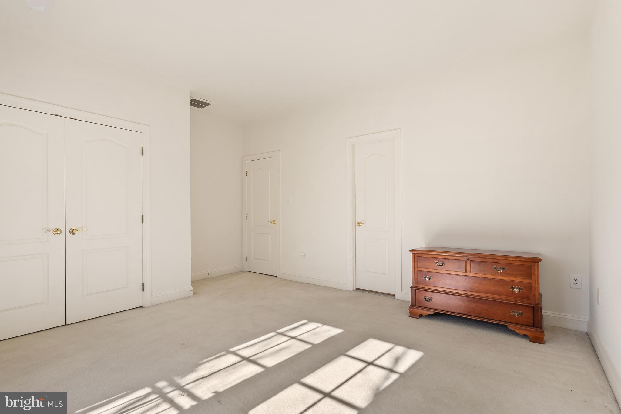 7440 Old Maple Square McLean, VA 22102 - Photo 30 of 43