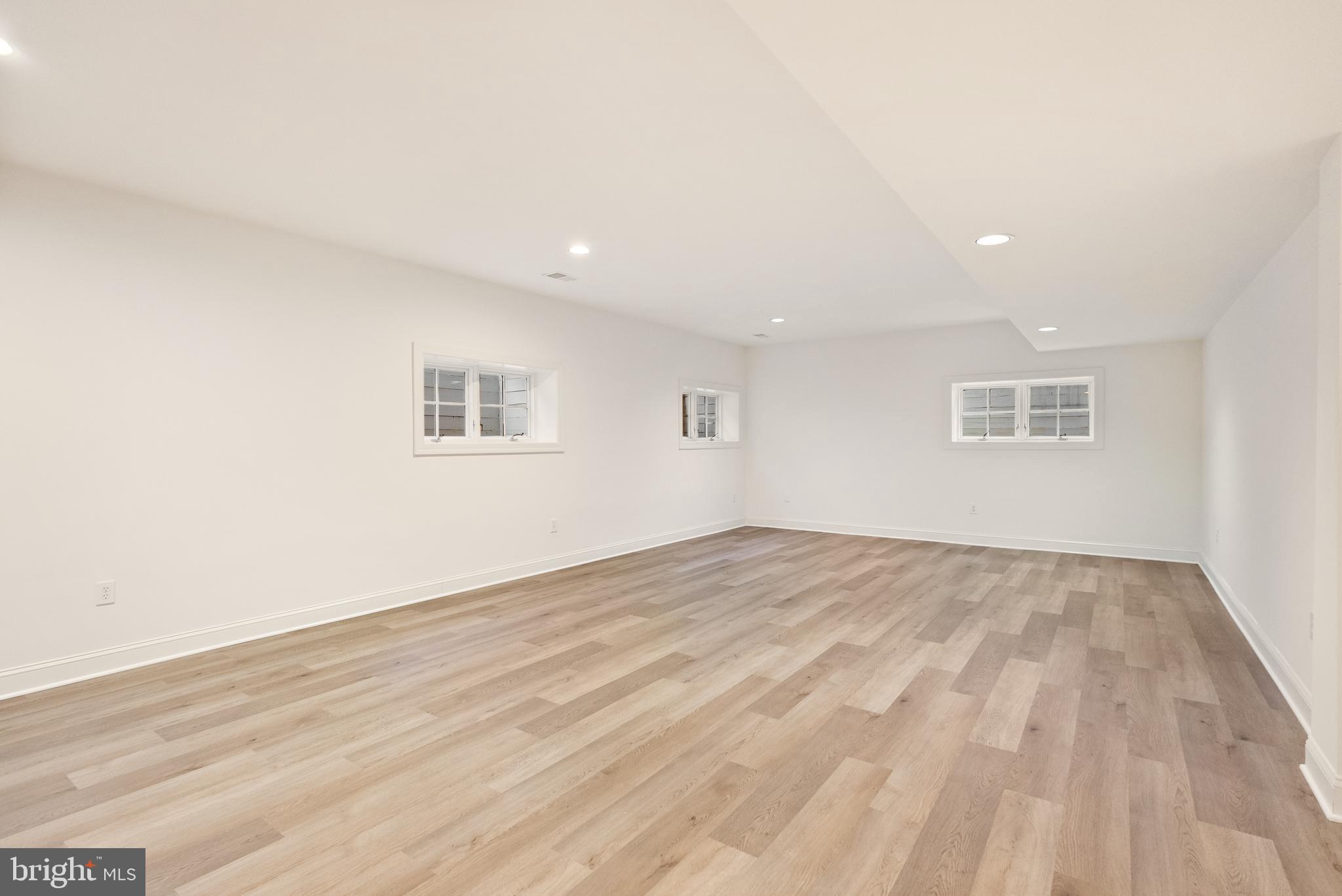 7440 Old Maple Square McLean, VA 22102 - Photo 31 of 43