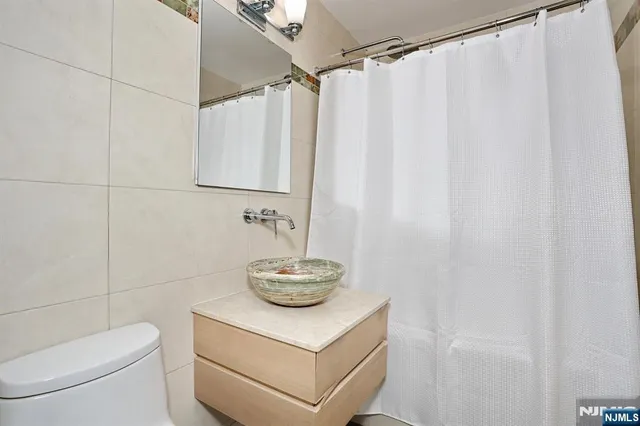 $495,000 | 7855 Boulevard East, Unit 11E, North Bergen, NJ 07047