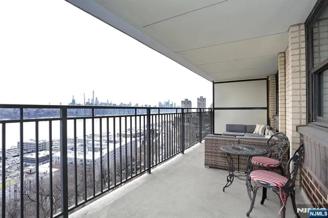 $495,000 | 7855 Boulevard East, Unit 11E, North Bergen, NJ 07047