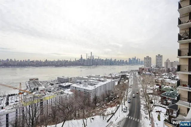$495,000 | 7855 Boulevard East, Unit 11E, North Bergen, NJ 07047