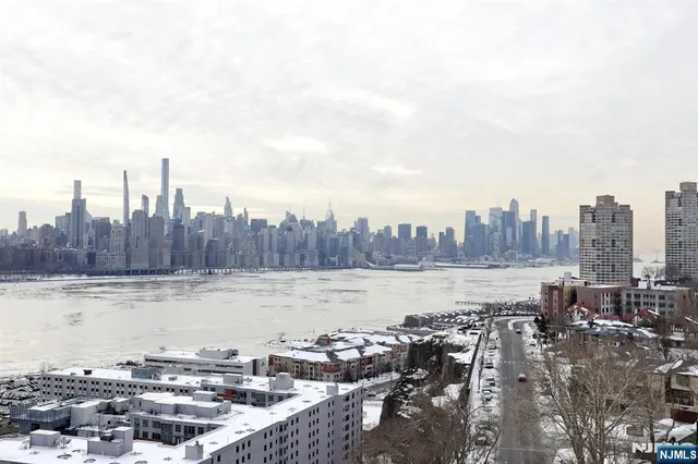 $495,000 | 7855 Boulevard East, Unit 11E, North Bergen, NJ 07047