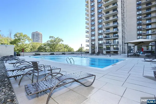 $495,000 | 7855 Boulevard East, Unit 11E, North Bergen, NJ 07047