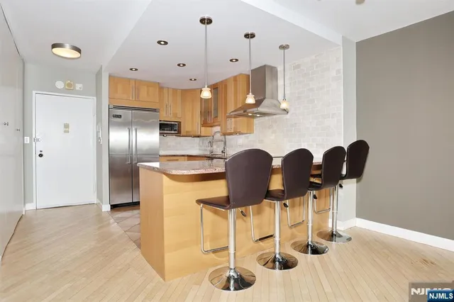 $495,000 | 7855 Boulevard East, Unit 11E, North Bergen, NJ 07047