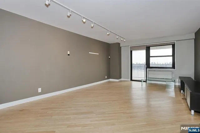 $495,000 | 7855 Boulevard East, Unit 11E, North Bergen, NJ 07047