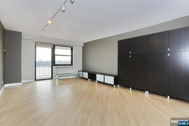 $495,000 | 7855 Boulevard East, Unit 11E, North Bergen, NJ 07047