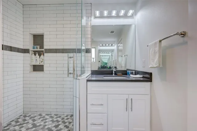 $1,350,000 | 4705 Louis Avenue, Unit A & B, Austin, TX 78721