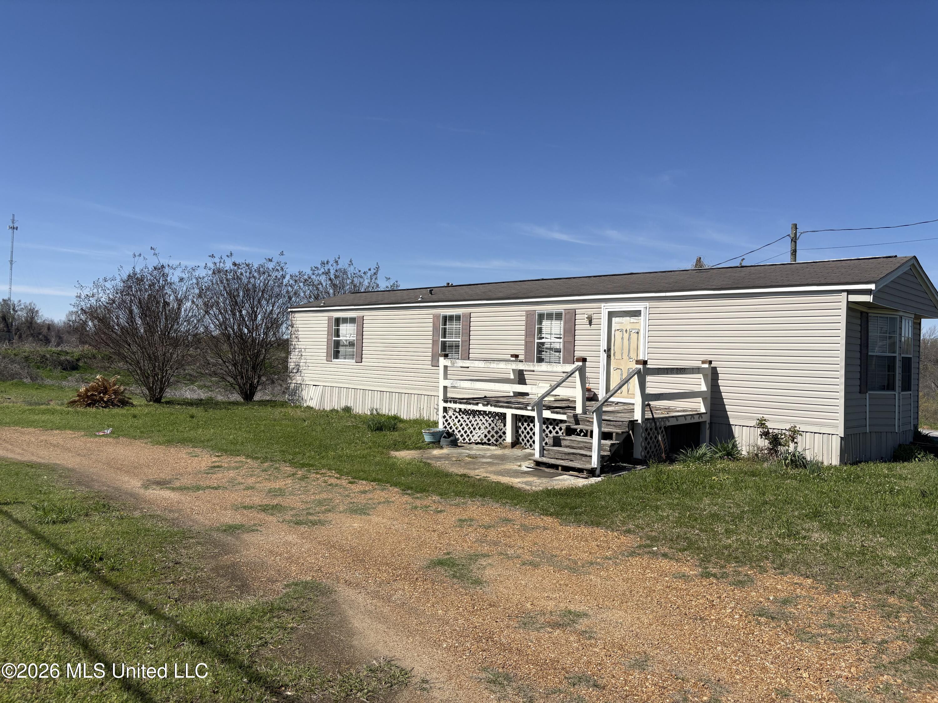 521 Old Benton Road Yazoo City, MS 39194 - Photo 2 of 4 IMG_8323