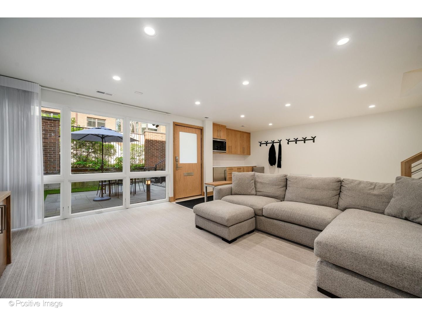 1307 North Sutton Place Chicago, IL 60610 - Photo 36 of 43