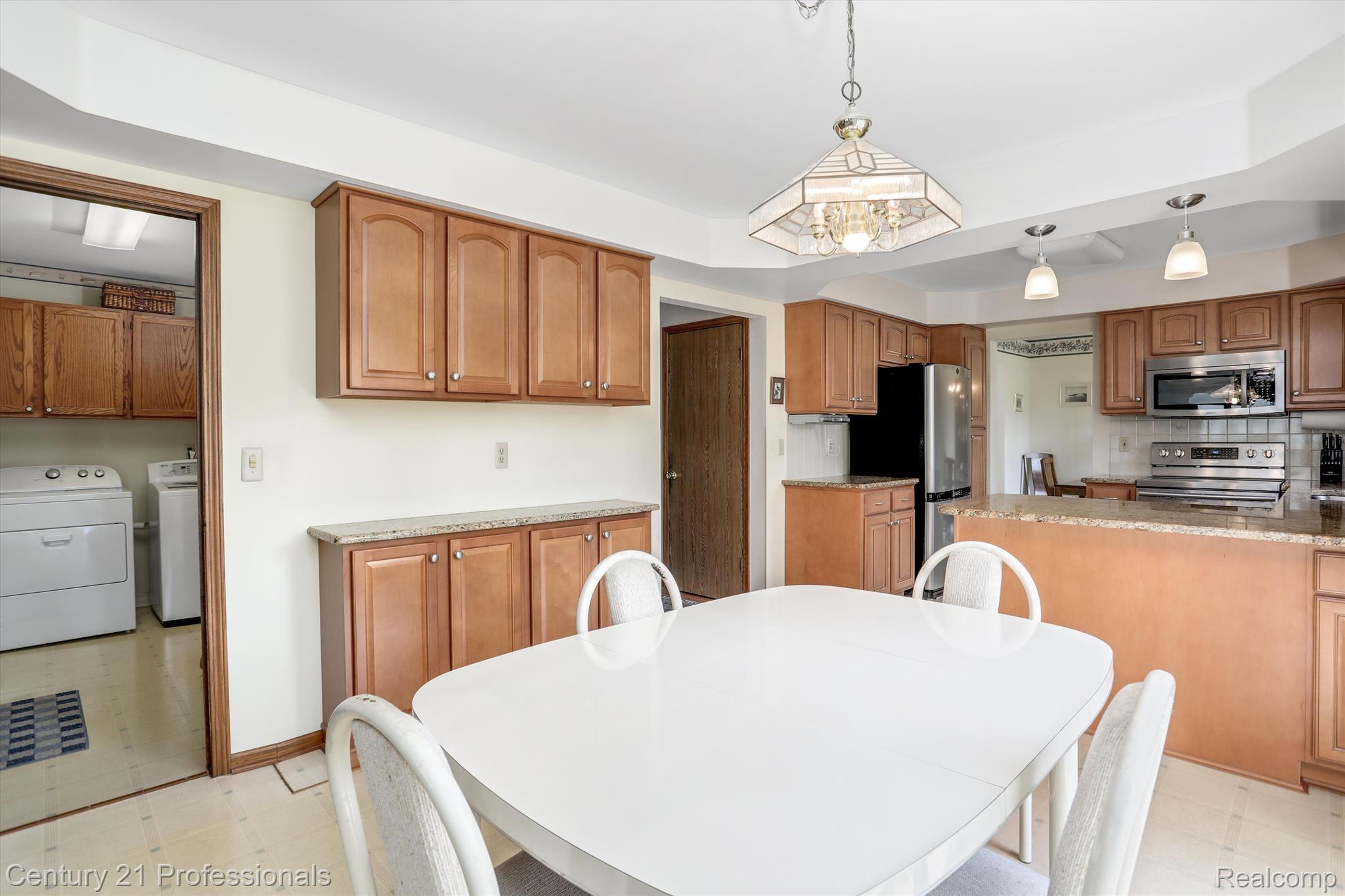 738 Lion Street Rochester, MI 48307 - Photo 17 of 37 Gallery Image 17
